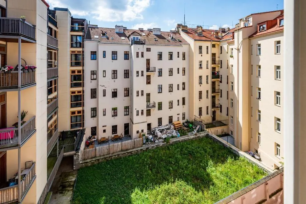 Great Apartment In The Hype Neighborhood Prague